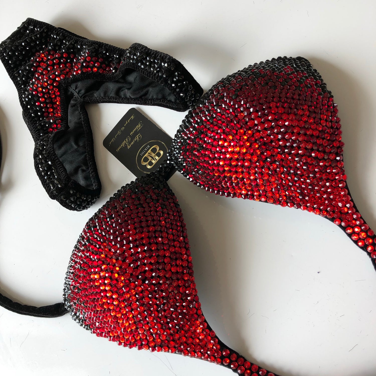 (Alisna) Black and Red Fully Crystallised