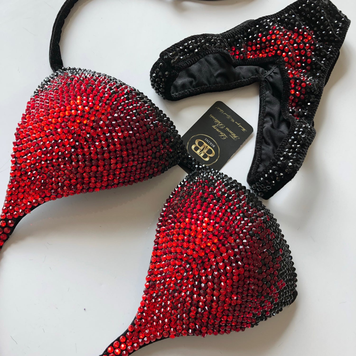 (Alisna) Black and Red Fully Crystallised